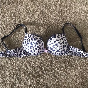 Victoria’s Secret Very Sexy Push-up Bra 32B